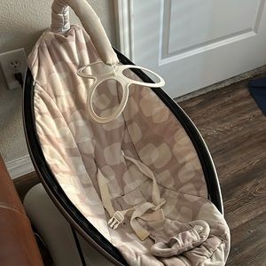 Mamaroo Swing. seen better days.